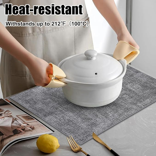 Homaxy Faux Leather Heat Resistant Placemats for Dining Table Set of 4, Waterproof Wipeable Washable PU Table Mats, Easy to Clean Anti-Slip Place Mats, 11.8" x 17", Black & White