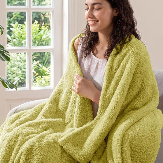 Exclusivo Mezcla Fleece Light Green Throw Blanket for Couch Sofa, Ultra Soft, Lightweight and Fluffy Blankets for Women, All Season, 50x60 Inches