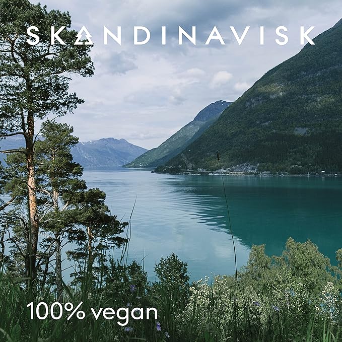 Skandinavisk Hygge 'Cosiness' Scented Candle. Fragrance Notes: Black Tea and Mint Leaves, Dried Apples and Baked Cinnamon. 7.0 oz.