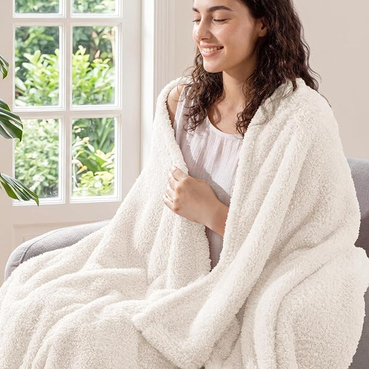 Exclusivo Mezcla Fleece White Throw Blanket for Couch Sofa, Ultra Soft, Lightweight and Fluffy Blankets for Women, All Season, 50x60 Inches