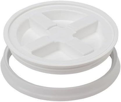 House Naturals 5 Gallon Food Grade Plastic Bucket with Air Tight Screw on Lid Made in USA Container (Yellow Bucket with White Lid)