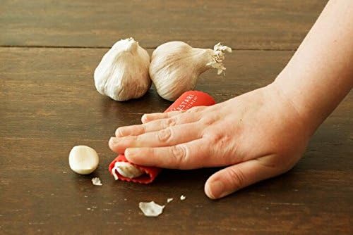 Cestari Silicone Garlic Peeler Roller Tube – Effortless Garlic Skin Remover for Home Cooks & Chefs – BPA-Free, Odor-Resistant, Dishwasher Safe Kitchen Tool – Fast, Mess-Free Prep – Red