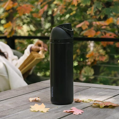 Owala FreeSip Insulated Stainless Steel Water Bottle with Straw, BPA-Free Sports Water Bottle, Great for Travel, 24 Oz, Very, Very Dark | Insulated, with Straw, for Sports, Travel, and School, BPA-Free