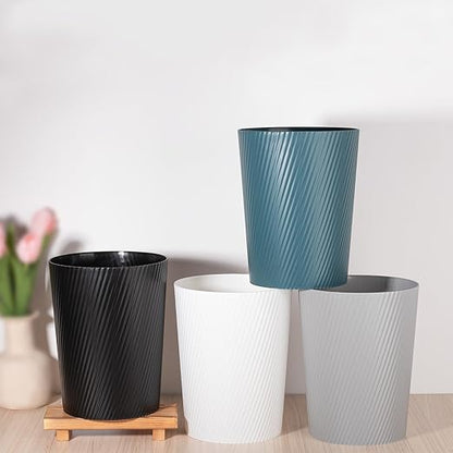 UUJOLY Small Trash Can Wastebasket Garbage Can Container Bins for Bathrooms, Laundry Room, Kitchens, Offices, Kids Rooms, Dorms (Black, 2 Pack)
