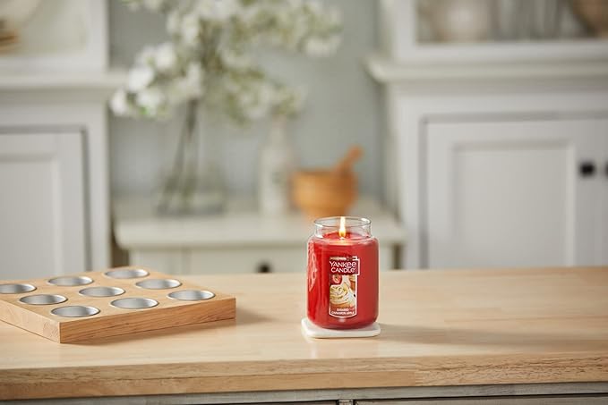 Yankee Candle Sugared Cinnamon Apple Scented, Classic 22oz Large Jar Single Wick Aromatherapy Candle, Over 110 Hours of Burn Time, Perfect for Fall and Autumn Home Décor