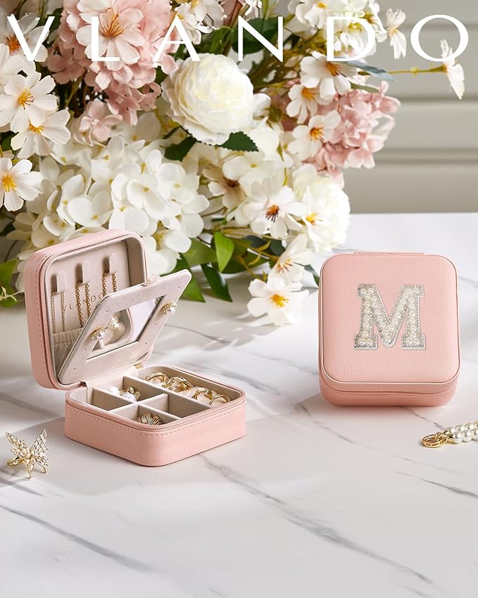 Vlando Travel Jewelry Case for Women Girls, L Initial Travel Jewelry Case, Small Jewelry Box, Personalized Mini Jewelry Box, Birthday Gifts for Women Mom Grandma - Letter M, Pink