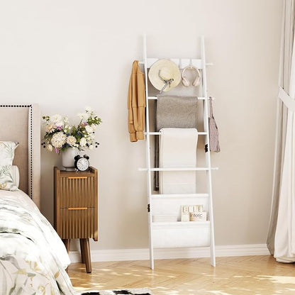 ELYKEN Blanket Ladder for Living Room, 5-Tier Wooden Towel Rack with Synthetic Leather Pocket, 4 Removable Hooks, Decorative Leaning Ladder Shelf for Bedroom, White