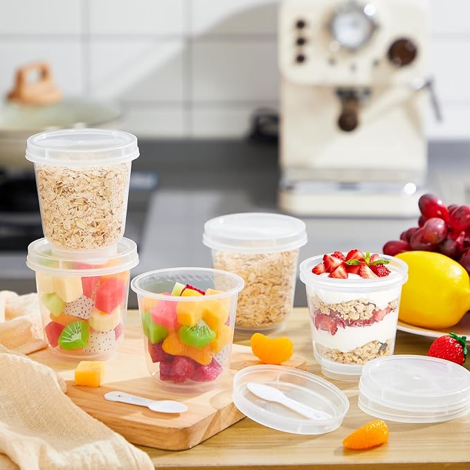 Jingmore 25 Pack 9.5oz Clear Plastic Yogurt Parfait Cups Disposable Overnight Oats Containers with Lids and Spoons Cake Fruit Jars for Food Storage Salad Ice Creams Pudding Snacks (Round Style)