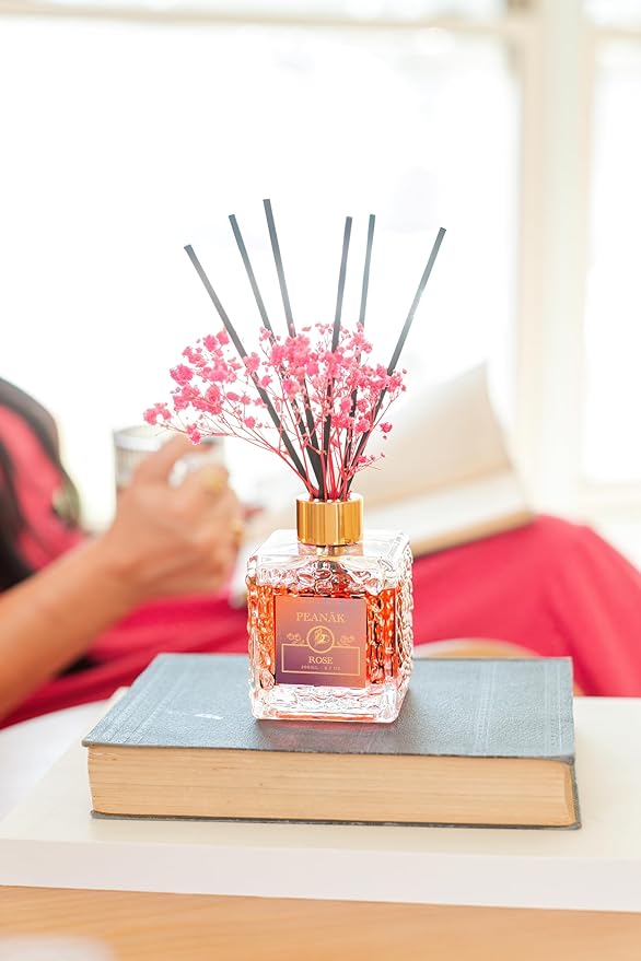 PEANÄK Reed Diffuser Set - Rose Honey Fragrance 6.7oz (200 ml) - Real Preserved Flowers & 8 Reed Sticks for Bathroom Shelf Decor Home Diffuser & Office Scent with Long Lasting Gift Scent