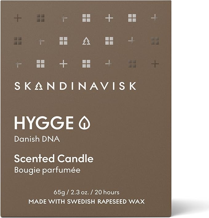 Skandinavisk Hygge 'Cosiness' Mini Scented Candle. Fragrance Notes: Black Tea and Mint Leaves, Dried Apples and Baked Cinnamon. 2.3 oz.