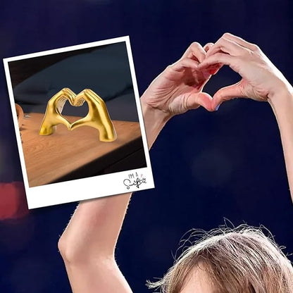 Small Gold Decor,Resin Heart Hands Sculpture for Living Room Bedroom Bookshelf Shelves Office Desk Decor,Love Finger Modern Statue for Wedding Decorations,Unique Birthday for Women Girls.