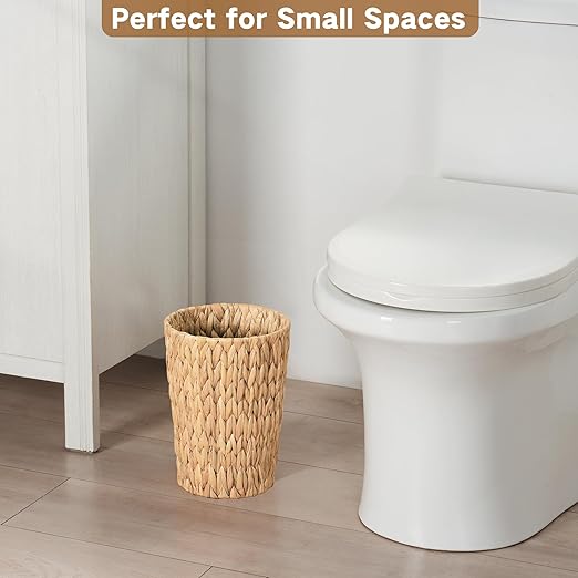 iEGrow 2 Pack Wicker Trash Can, Small Bathroom Trash Can, 2 Gallon Woven Natural Water Hyacinth Waste Basket for Bedroom, Boho Garbage Can for Decor Home Kitchen Living Room Office (Round)