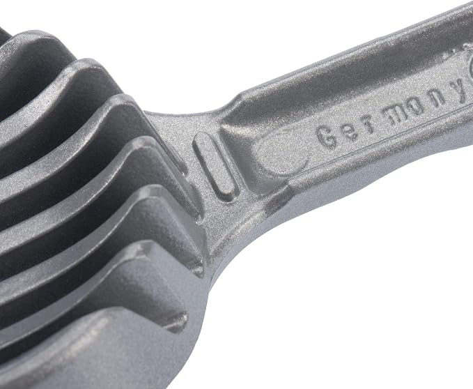 Westmark Mushroom & Egg Slicer – Heavy-Duty Aluminum Cutter with 7 Stainless Steel Blades for Even Slices, Multi-Purpose Food Slicer for Mushrooms, Eggs, Strawberries & Kiwi, Kitchen Essentials