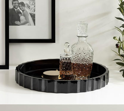 Kate and Laurel Lissi Decorative Round Tray with Wavy Design, 16 Inch Diameter, Black, Modern Scalloped Circle Serving for Coffee Table Ottoman, Dining Table, or Entryway Catch-All