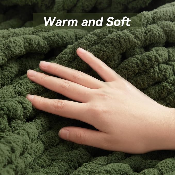 Negwoo Chunky Knit Throw Blanket, 40''*50'' Knitted Throw Chenille Yarn for Bed Couch, Handmade Green Crochet Big Thick Blanket, Machine Washable Cute Comfy Blanket for Home Decor