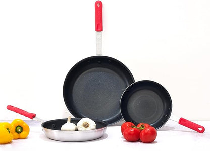 Winco Commercial-Grade Aluminium Fry Pan/Skillet, Non-Stick Finish with Cool Touch Handle, 8"
