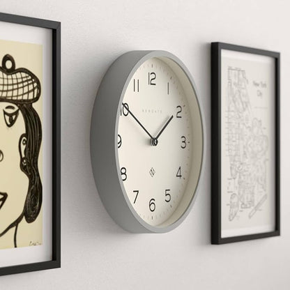 NEWGATE® Number Four Echo wall Clock | Modern Round Clock | 12 inch | Gray | Easy to Read Numbers | Ideal for Kitchen, Living Room or Office