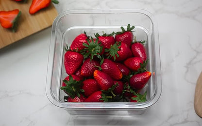 Cambro Food Storage Container - Classic Series Square - 2 QT (Quart) - Commercial Grade for Food Prep (Clear)