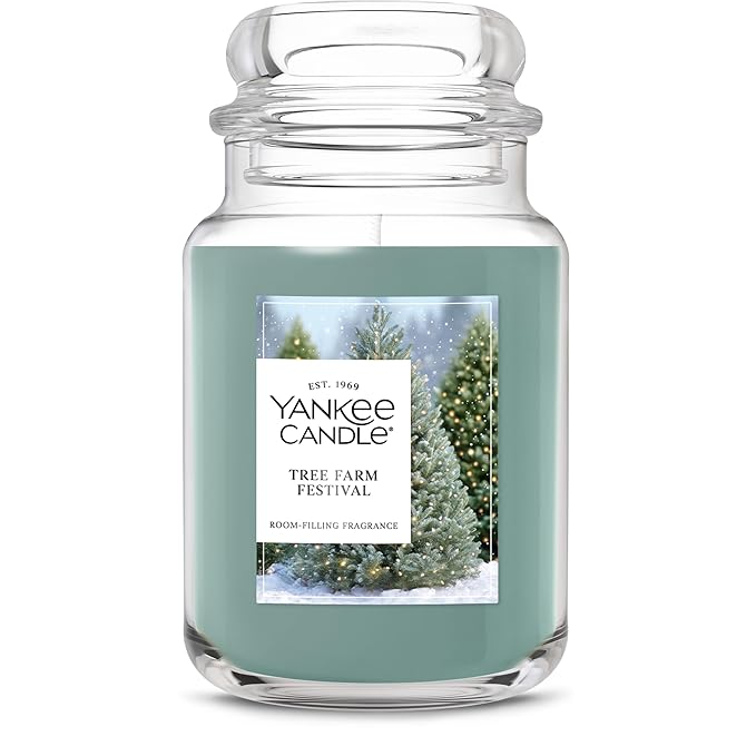 Yankee Candle Tree Farm Festival, Christmas Scented Candle, 22oz Large Jar with up to 150 Hour Burn Time, Giftable, Holidays