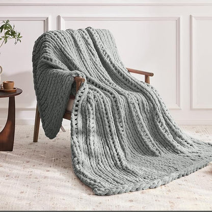 Negwoo Chunky Knit Throw Blanket, 40''*50'' Knitted Throw Chenille Yarn for Bed Couch, Handmade Light Grey Crochet Big Thick Blanket, Machine Washable Cute Comfy Blanket for Home Decor