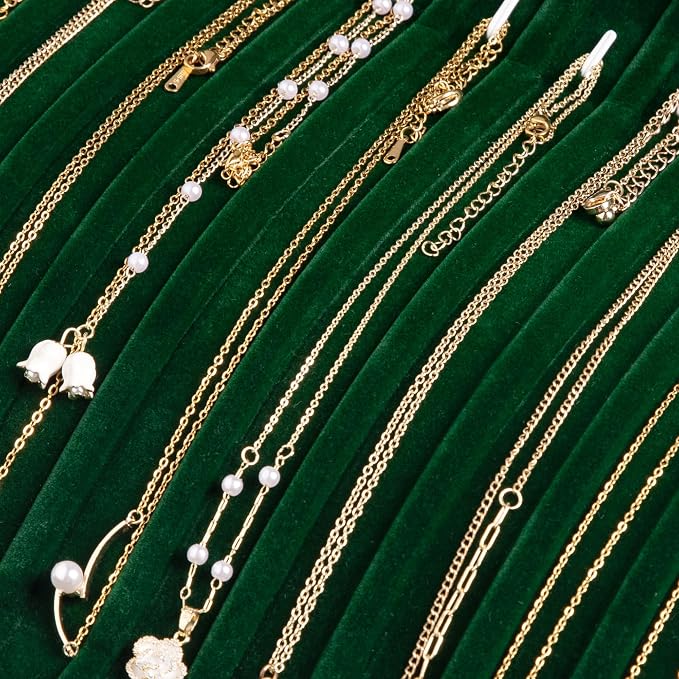 Frebeauty 15 Hooks Necklace Tray Velvet Neckalce Organizer with Clear Lid Lockable Necklace Holder Box Jewelry Organizer for Pendants Chains Necklace Jeweley Tray for Women Girl (Blackish Green)