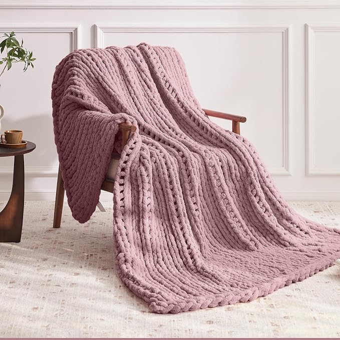 Negwoo Chunky Knit Throw Blanket, 40''*50'' Knitted Throw Chenille Yarn for Bed Couch, Handmade Muted Pink Crochet Big Thick Blanket, Machine Washable Cute Comfy Blanket for Home Decor