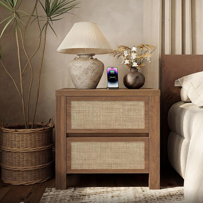XIAO WEI Rattan Nightstand with Charging Station, Boho Bedside Table with 2 Drawers, Farmhouse End Table for Bedroom, Wood Accent Bed Side Table with Storage, Reclaimed Caramel Oak