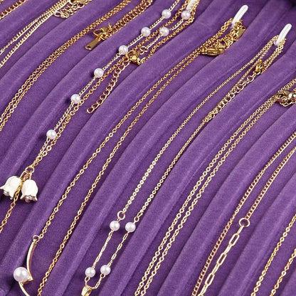 Frebeauty 15 Hooks Necklace Tray Velvet Neckalce Organizer with Clear Lid Lockable Necklace Holder Box Jewelry Organizer for Pendants Chains Necklace Jeweley Tray for Women (Purple)