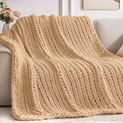Negwoo Chunky Knit Throw Blanket, 40''*50'' Knitted Throw Chenille Yarn for Bed Couch, Handmade Beige Crochet Big Thick Blanket, Machine Washable Cute Comfy Blanket for Home Decor
