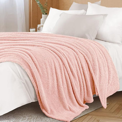 Exclusivo Mezcla Fleece Bed Blankets Queen Size, Ultra Soft, Lightweight and Fuzzy Light Pink Blanket for Women, Home Decor, 90x90 Inches