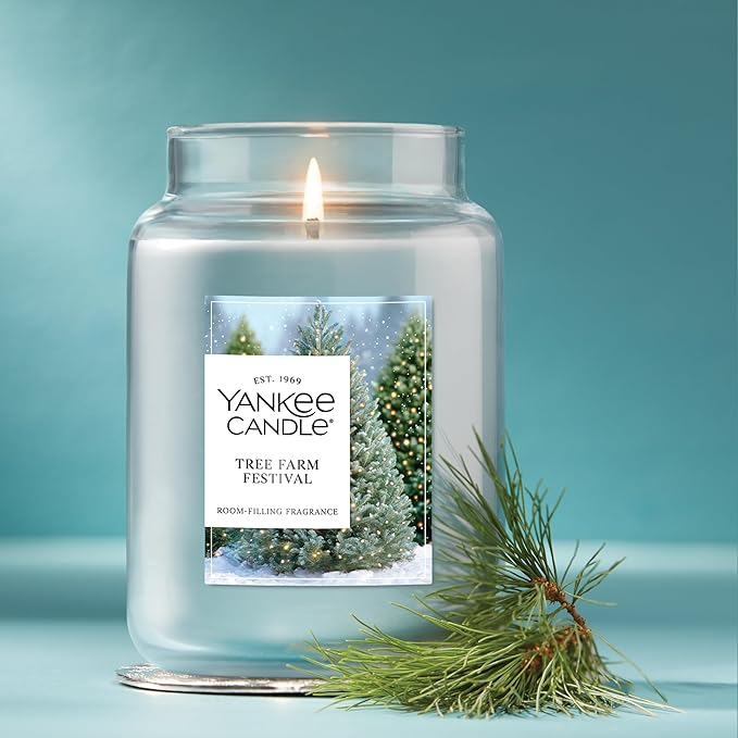 Yankee Candle Tree Farm Festival, Christmas Scented Candle, 22oz Large Jar with up to 150 Hour Burn Time, Giftable, Holidays