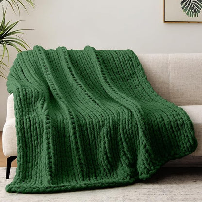 Negwoo Chunky Knit Throw Blanket, 40''*50'' Knitted Throw Chenille Yarn for Bed Couch, Handmade Grass Green Crochet Big Thick Blanket, Machine Washable Cute Comfy Blanket for Home Decor
