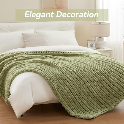Negwoo Chunky Knit Throw Blanket, 40''*50'' Knitted Throw Chenille Yarn for Bed Couch, Handmade Light Green Crochet Big Thick Blanket, Machine Washable Cute Comfy Blanket for Home Decor