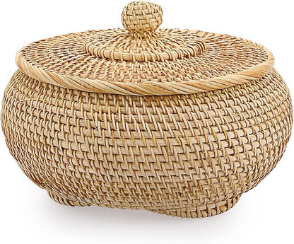 Hipiwe Round Rattan Basket Box with Lid Hand-Woven Wicker Basket Bin Tray Multi-Purpose Picnic Food Bread Storage Basket Decorative Box for Home Bathroom Shelf Organizing, Small