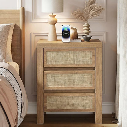 XIAO WEI 3 Drawers Rattan Nightstand with Charging Station, Boho Bedside Table, Farmhouse End Table for Bedroom, Wood Accent Bed Side Table with Storage, Reclaimed Light Oak