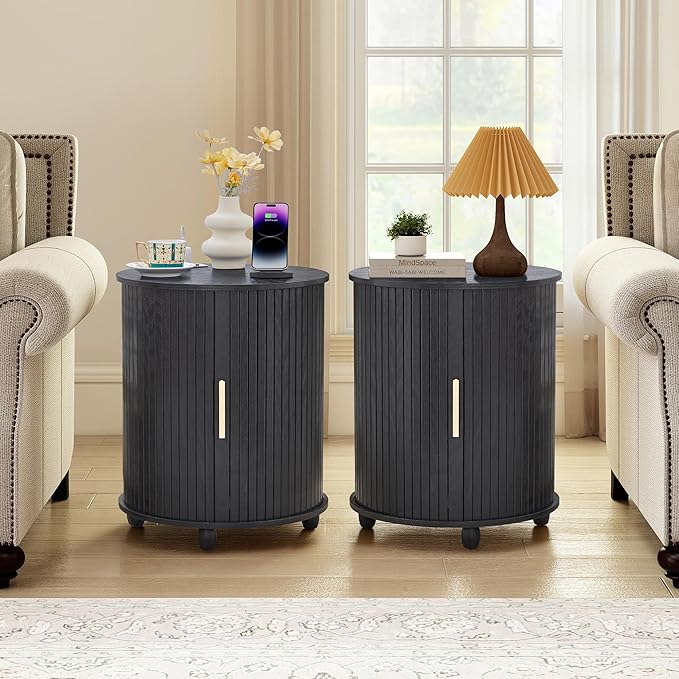 Fluted Round End Table with Charging Station, Farmhouse Small Sofa Side Table with Sliding Tambour Door & Storage, Mid-Century Wood Fulted Nightstands for Living Room, Bedroom ((Black)