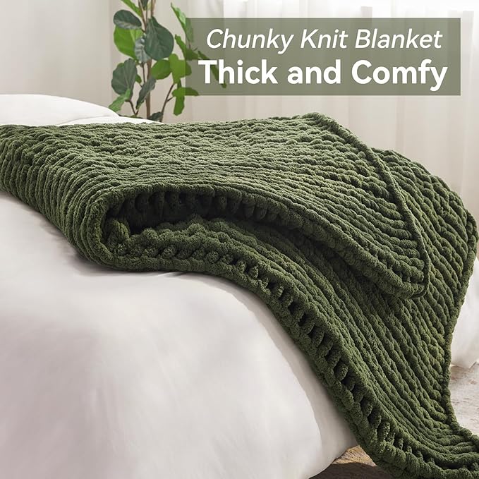 Negwoo Chunky Knit Throw Blanket, 60''*80'' Knitted Throw Chenille Yarn for Bed Couch, Handmade Green Crochet Big Thick Blanket, Machine Washable Cute Comfy Blanket for Home Decor