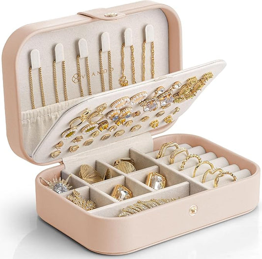 VLANDO Travel Jewelry Case, PU Leather Travel Jewelry Box with Earring Holder, Portable Display Mini Jewelry Case for Mothers Day Women Girls Gift - Nude Pink