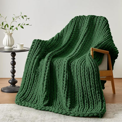 Negwoo Chunky Knit Throw Blanket, 40''*50'' Knitted Throw Chenille Yarn for Bed Couch, Handmade Grass Green Crochet Big Thick Blanket, Machine Washable Cute Comfy Blanket for Home Decor