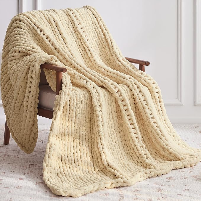 Negwoo Chunky Knit Throw Blanket, 30''*40'' Knitted Throw Chenille Yarn for Bed Couch, Handmade Oatmeal Crochet Big Thick Blanket, Machine Washable Cute Comfy Blanket for Home Decor