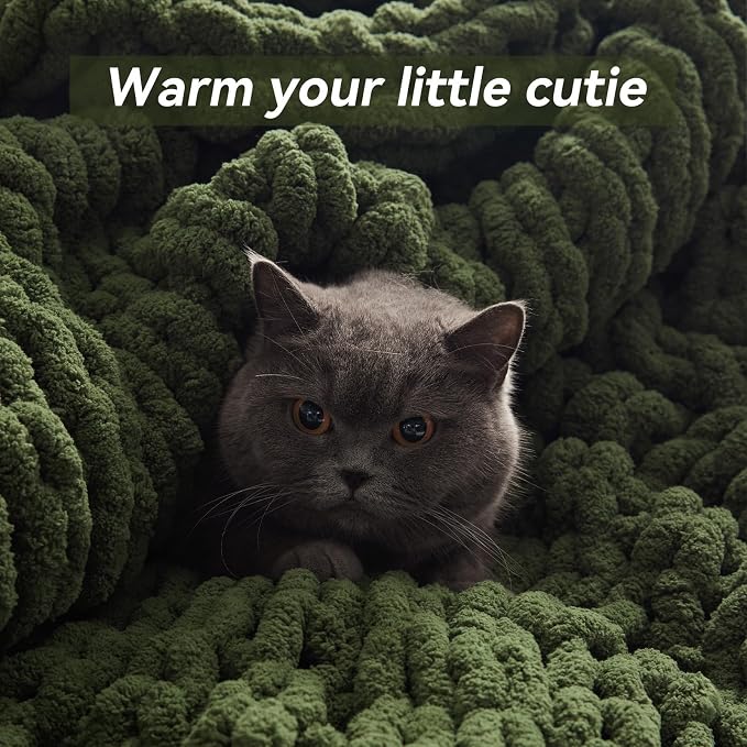 Negwoo Chunky Knit Throw Blanket, 50''*60'' Knitted Throw Yarn for Bed Couch, Handmade Green Crochet Big Thick Blanket, Machine Washable Cute Comfy Blanket for Home Decor