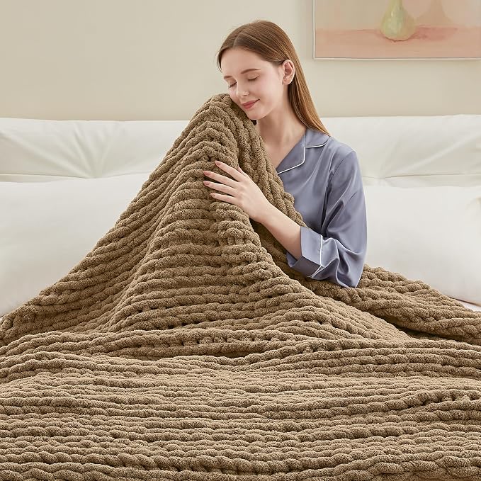 Negwoo Chunky Knit Throw Blanket, 40''*50'' Knitted Throw Chenille Yarn for Bed Couch, Handmade Light Brown Crochet Big Thick Blanket, Machine Washable Cute Comfy Blanket for Home Decor