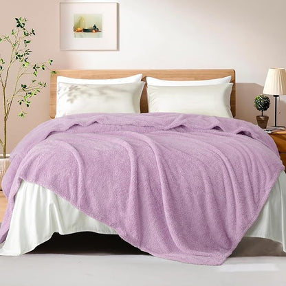 Exclusivo Mezcla Fleece Twin Size Bed Blanket, Ultra Soft, Lightweight and Fuzzy Light Purple Blanket for Women, Home Decor, 60x80 Inches