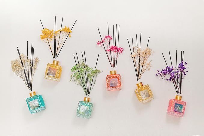 Reed Diffuser Set - Sandalwood Orange Oil, Oil Diffuser Sticks, Bathroom Diffuser, Bathroom Decor, 200ml with Preserved Flowers - PEANÄK