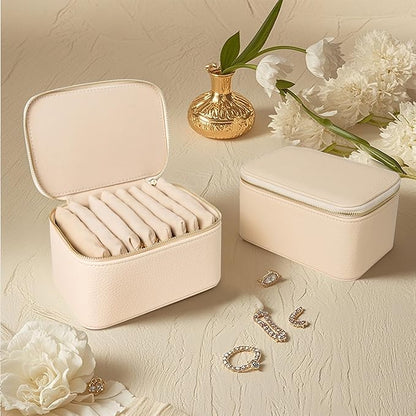 Travel Jewelry Case, Small Travel Jewelry Box with 8 Velvet Jewelry Bag Mini Pouch, Portable Travel Jewelry Organizer for Rings Earrings Necklaces (Beige 8 Pcs)