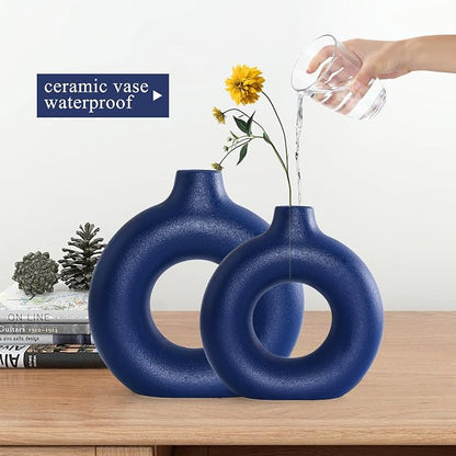 Blue Ceramic Donut Vase Set of 2, Hollow Round Matte Pampas Flower Vases for Boho Home Wedding Party Room Dinner Table Shelf Decor.（Blue）