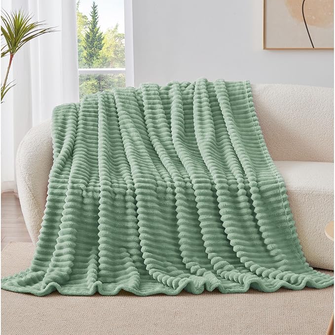 BEDELITE Twin Blanket for Couch & Bed, 300GSM Soft & Warm Fleece Blanket, Decorative and Giftable Striped Green Blankets for Women, Men, 60"x80"