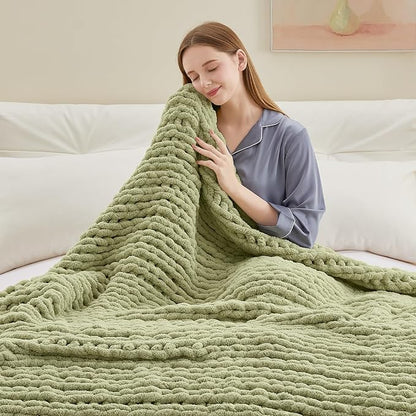 Negwoo Chunky Knit Throw Blanket, 30''*40'' Knitted Throw Chenille Yarn for Bed Couch, Handmade Light Green Crochet Big Thick Blanket, Machine Washable Cute Comfy Blanket for Home Decor