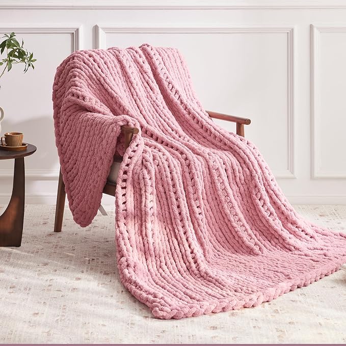 Negwoo Chunky Knit Throw Blanket, 60''*80'' Knitted Throw Chenille Yarn for Bed Couch, Handmade Light Pink Crochet Big Thick Blanket, Machine Washable Cute Comfy Blanket for Home Decor