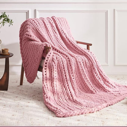Negwoo Chunky Knit Throw Blanket, 50''*60'' Knitted Throw Chenille Yarn for Bed Couch, Handmade Light Pink Crochet Big Thick Blanket, Machine Washable Cute Comfy Blanket for Home Decor